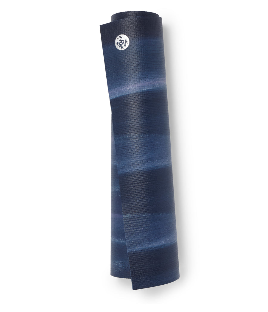 Manduka PRO 6 mm prostirka za jogu u Midnight Moon boji, zarolana
